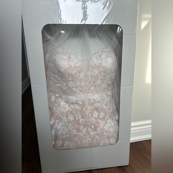 Beautiful light pink mermaid wedding dress - Picture 4 of 5